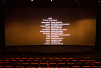 美狮贵宾会国际党委组织召开《长津湖》观影活动